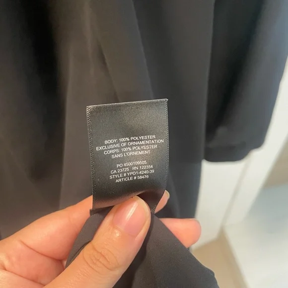 Aritzia Kahlo Robe - Picture 7 of 7